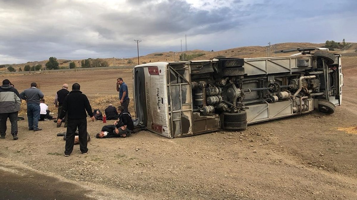 Yozgat Ta Belediye Otobusu Devrildi 17 Yarali Ntv