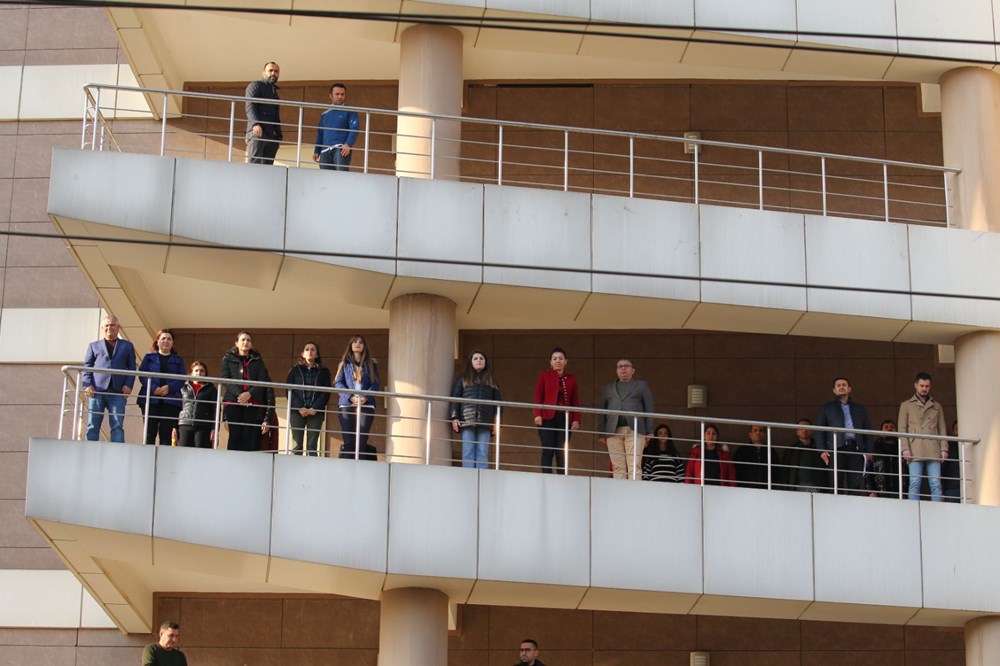 Saat 9'u 5 geçe hayat 1 dakika durdu - 15