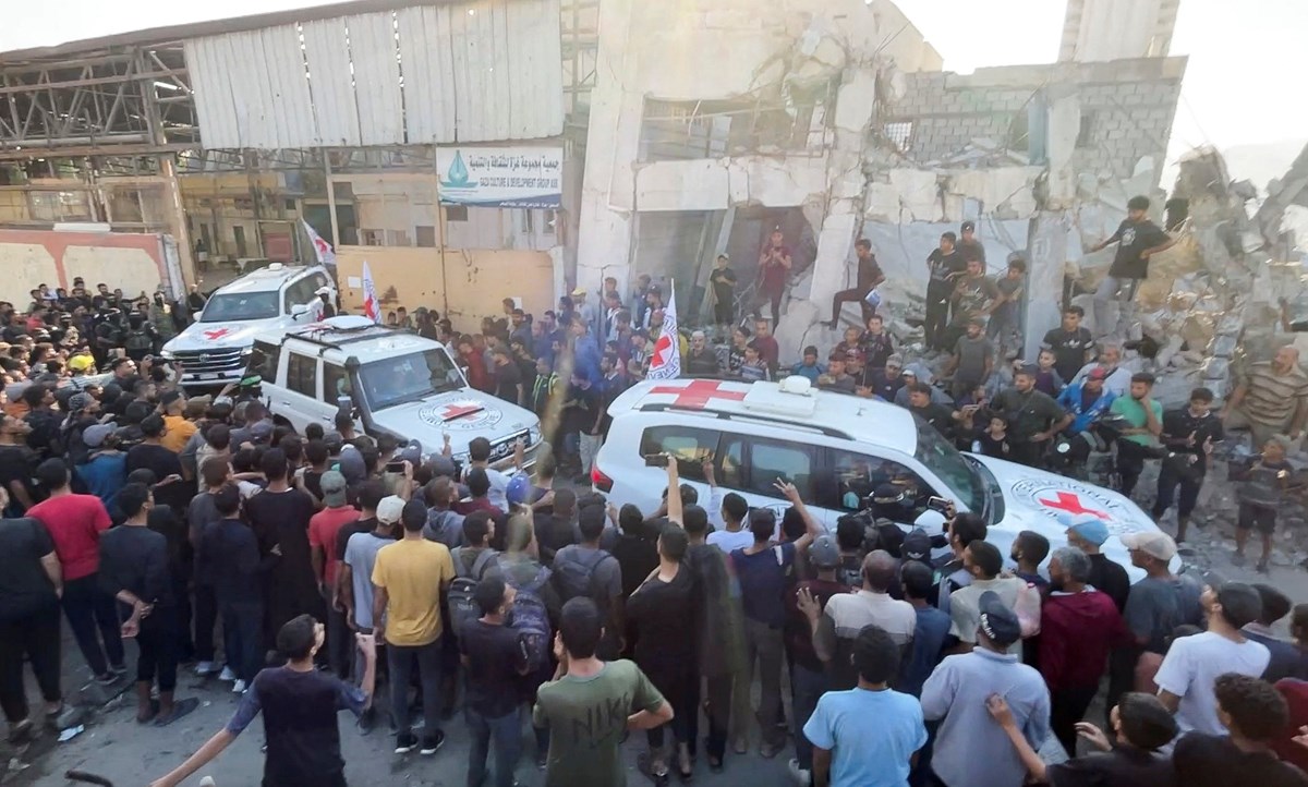 Kızılhaç araçları Han Yunus