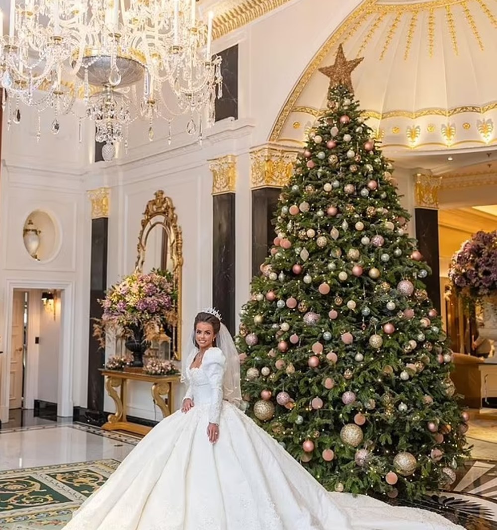 Dünyanın en pahalı çingene düğünü: "Harikalar diyarında" evlendiler - 1