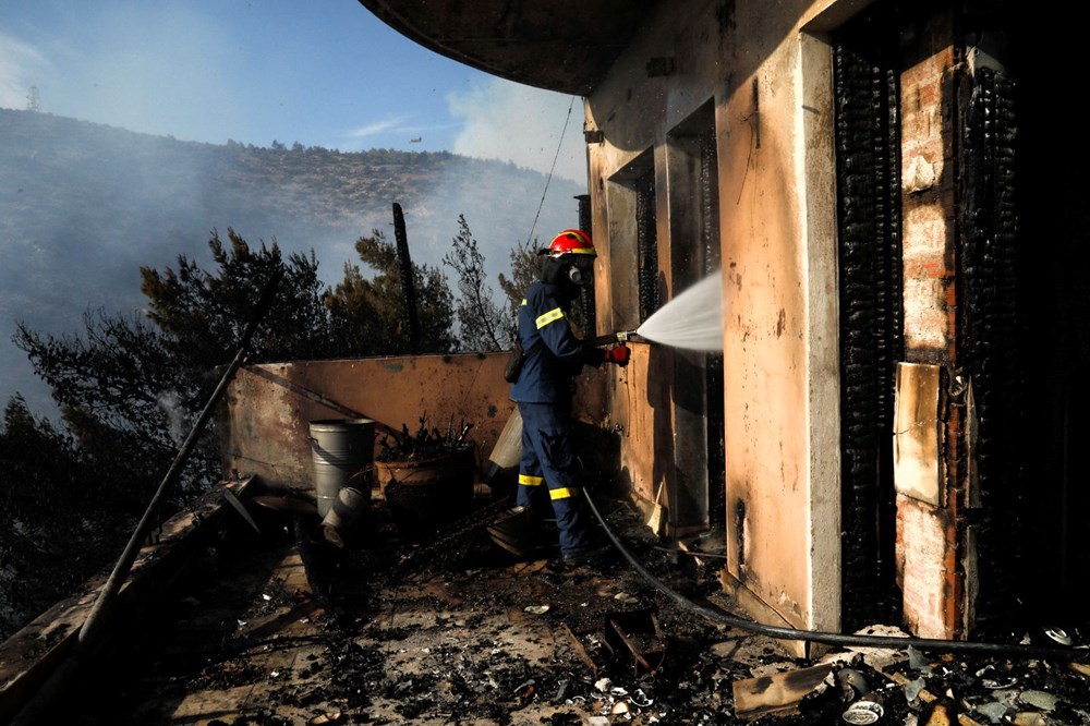 Yunanistan'da büyük yangın: Bazı bölgeler tahliye edildi - 7