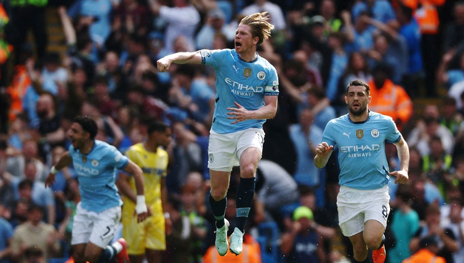 Manchester City 2-0 geriye düştüğü maçta gol yağdırdı