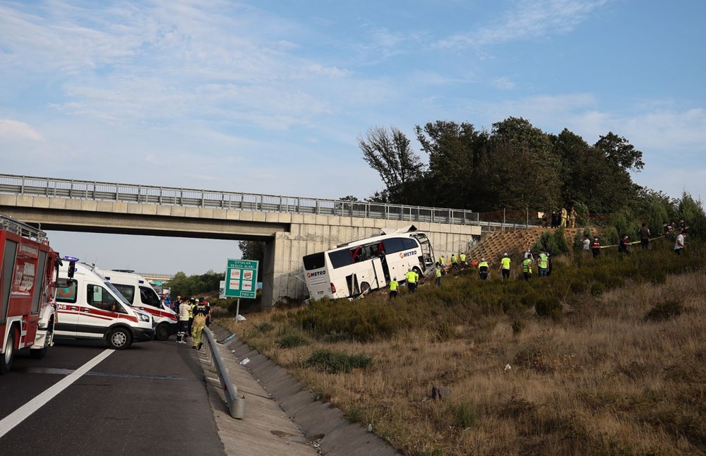 Kuzey Marmara Otoyolu'nda otobüs yoldan çıktı: 5 ölü, 25 yaralı - 15