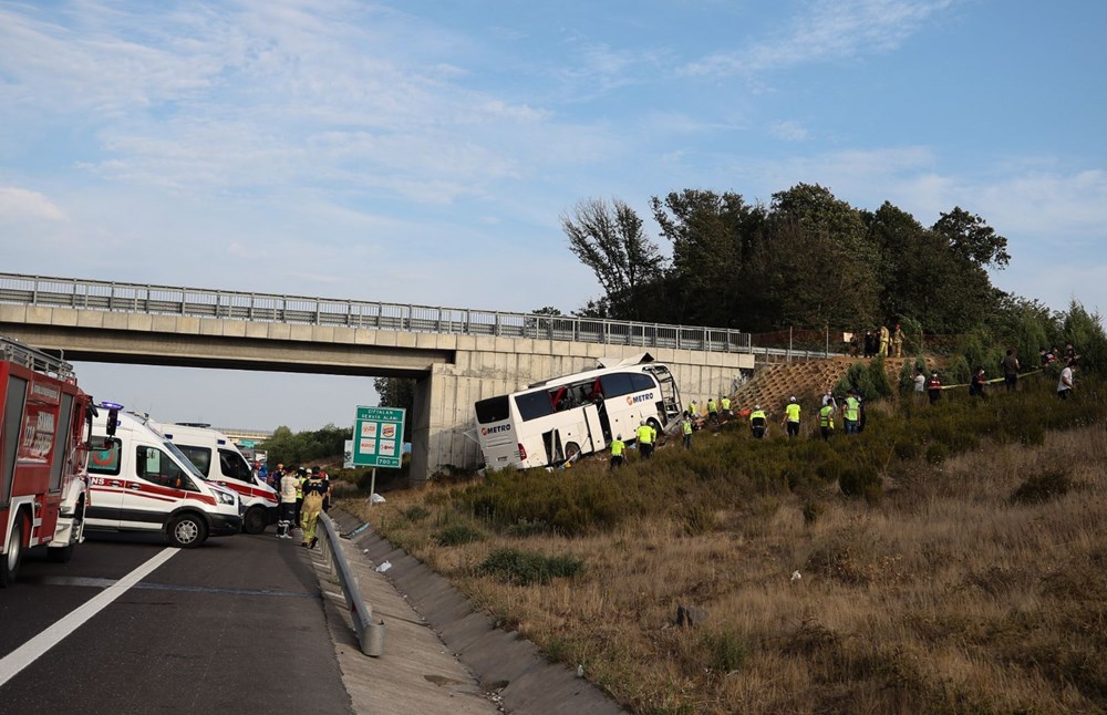 Kuzey Marmara Otoyolu'nda otobüs yoldan çıktı: 5 ölü, 25 yaralı - 19