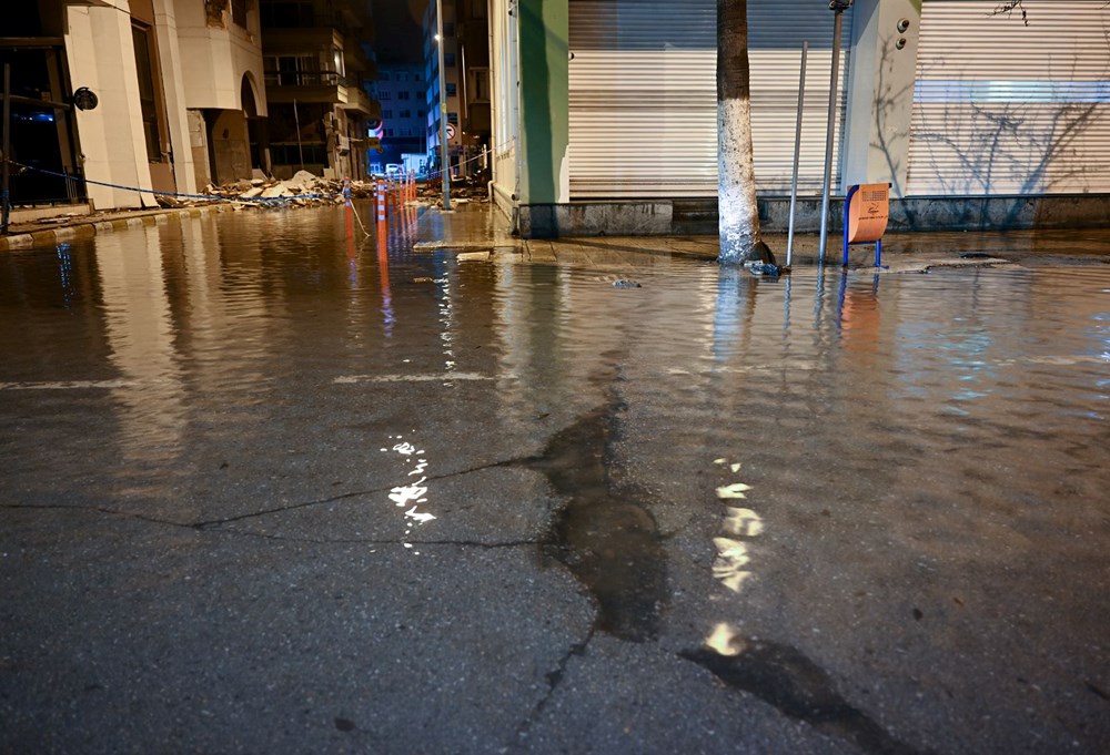 İskenderun'da deniz seviyesi yükseldi, caddeler su altına kaldı - 16