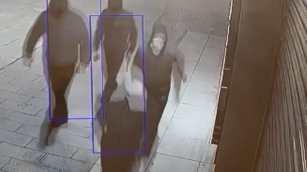 Hırsızların güvenli kamerasındaki görüntüsü Hırsızların güvenli kamerasındaki görüntüsü