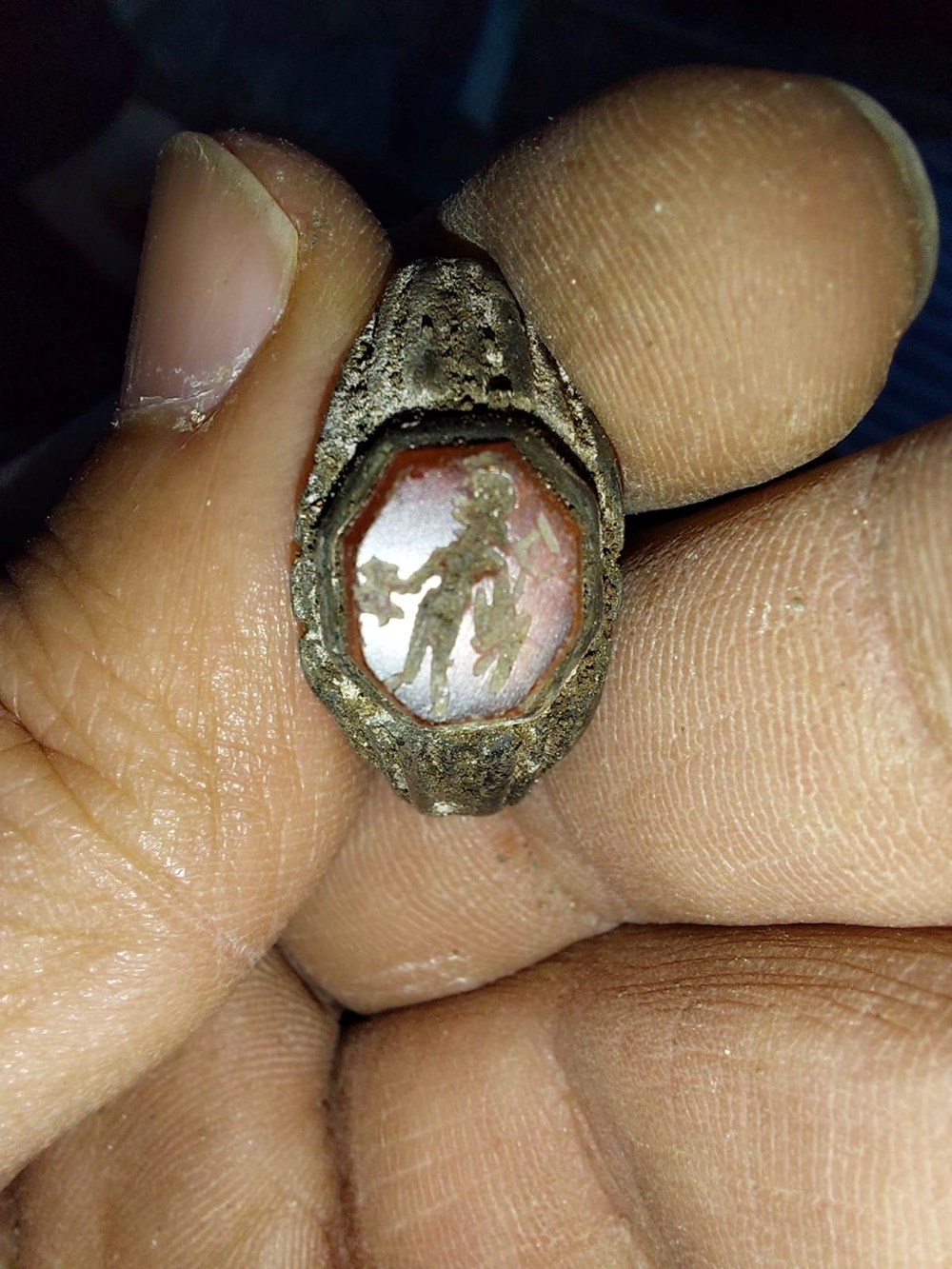 Lahit mezar bulunan bölgede 'Hermes' figürlü yüzüğe ulaşıldı - 5
