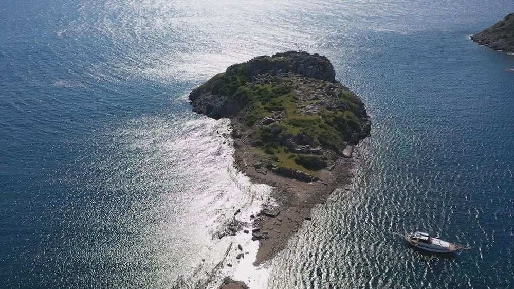 Bodrum'da denizin çekilmesiyle Tavşan Adası'na uzanan tarihi surlar ortaya çıktı - 14