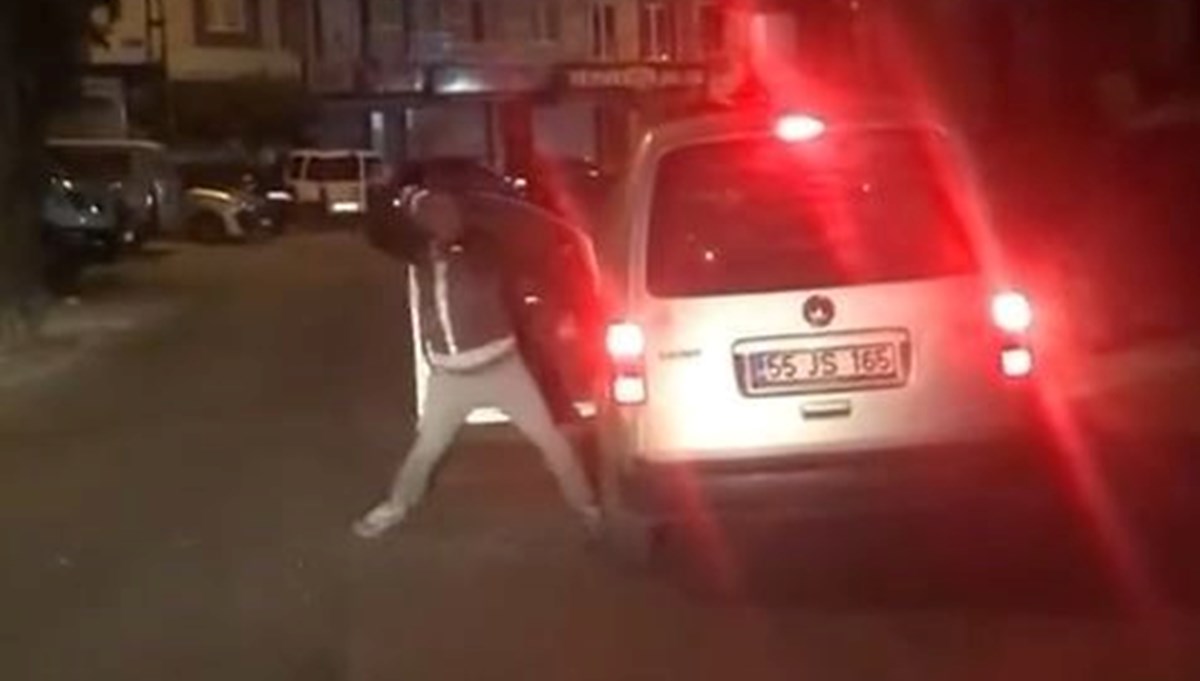 Tartıştığı sürücünün aracına copla saldırdı Tartıştığı sürücünün aracına copla saldırdı