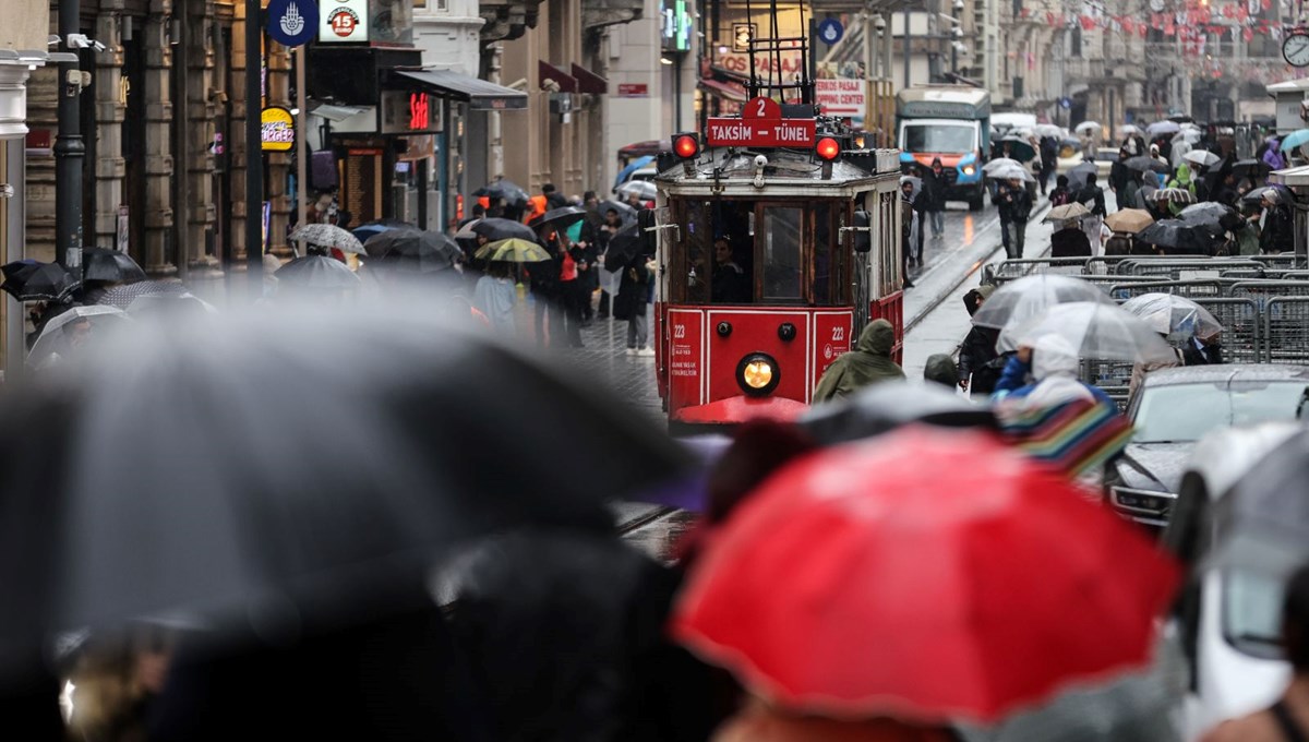 İstanbul’da sağanak yağış etkili oluyor