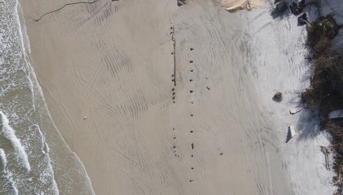 Kasırga 25 metre uzunluğundaki gizemli bir nesneyi ortaya çıkardı