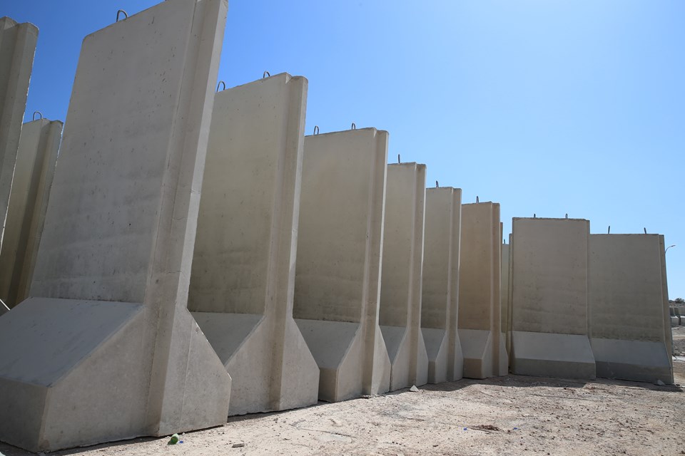Sınır birliklerine 11 tonluk beton blok sevkiyatı - 2