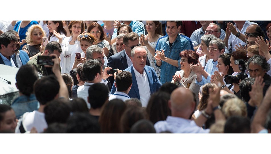 Muharrem İnce'den Cerrahpaşa'ya ziyaret