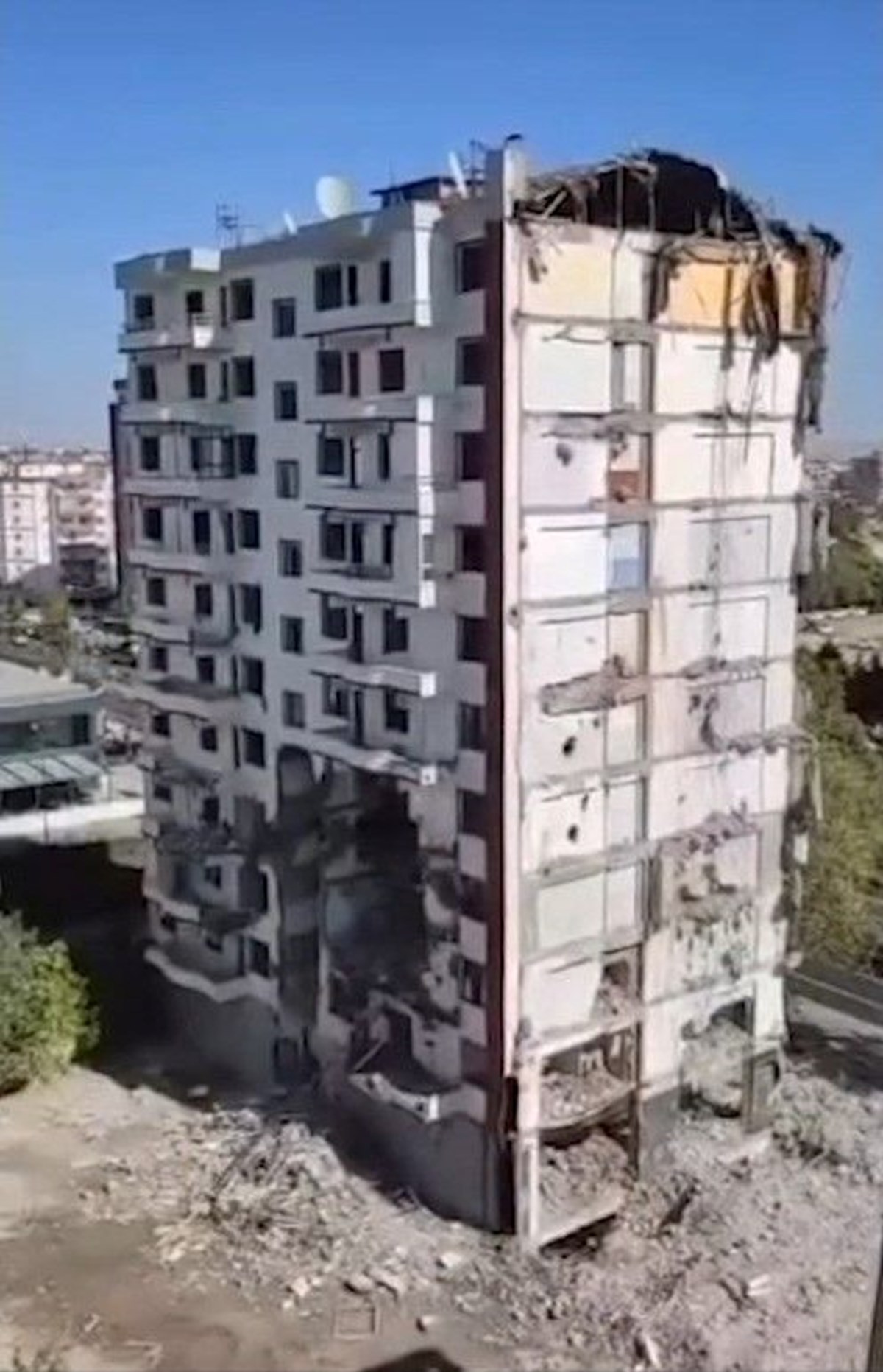 JNhY1nHJVkiq1K1PAbzANA.jpg