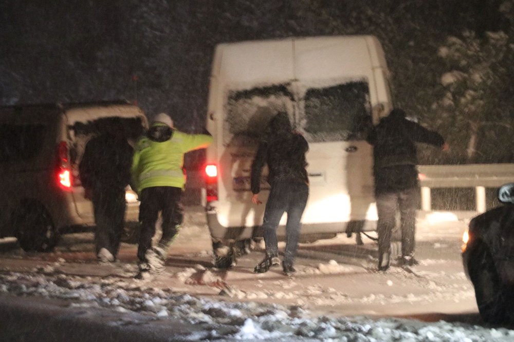 Türkiye buz kesti: Fırtına ve karla mücadelede son durum - 38