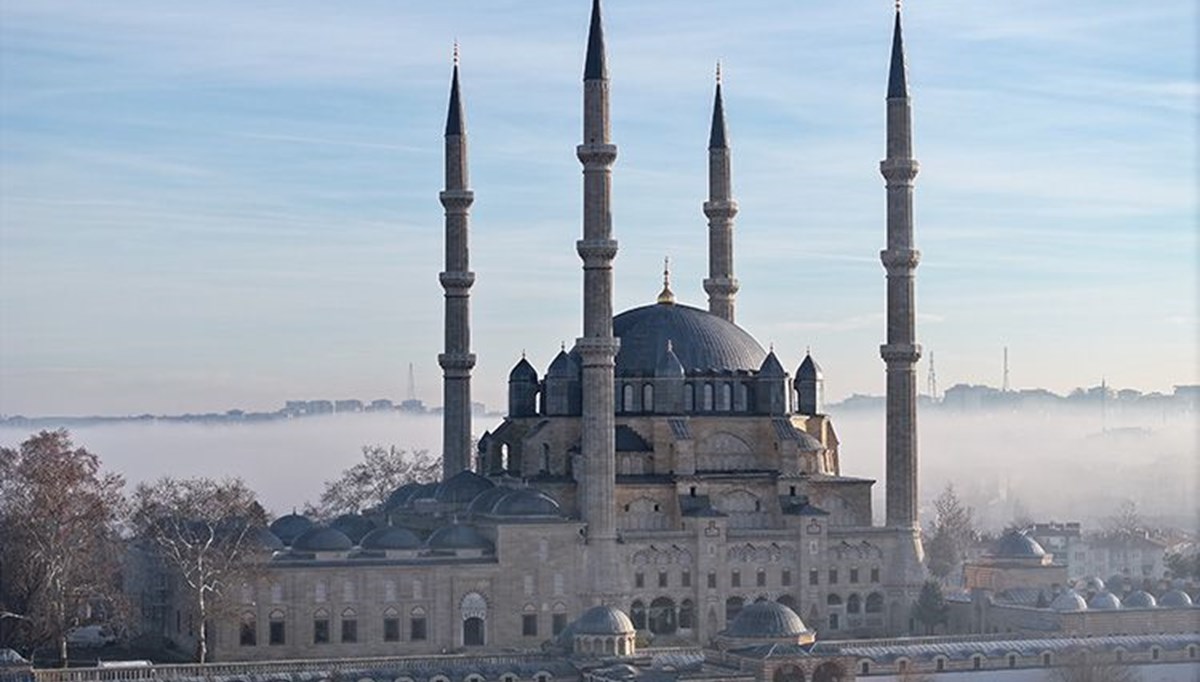 Mimar Sinan’ın ustalık eseri Selimiye Camisi'ne ziyaretçi akını Mimar Sinan’ın ustalık eseri Selimiye Camisi'ne ziyaretçi akını
