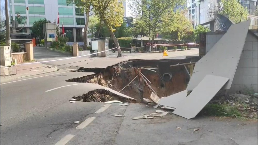 Maslak'ta yol çöktü: Eski Büyükdere Caddesi trafiğe kapatıldı - 3