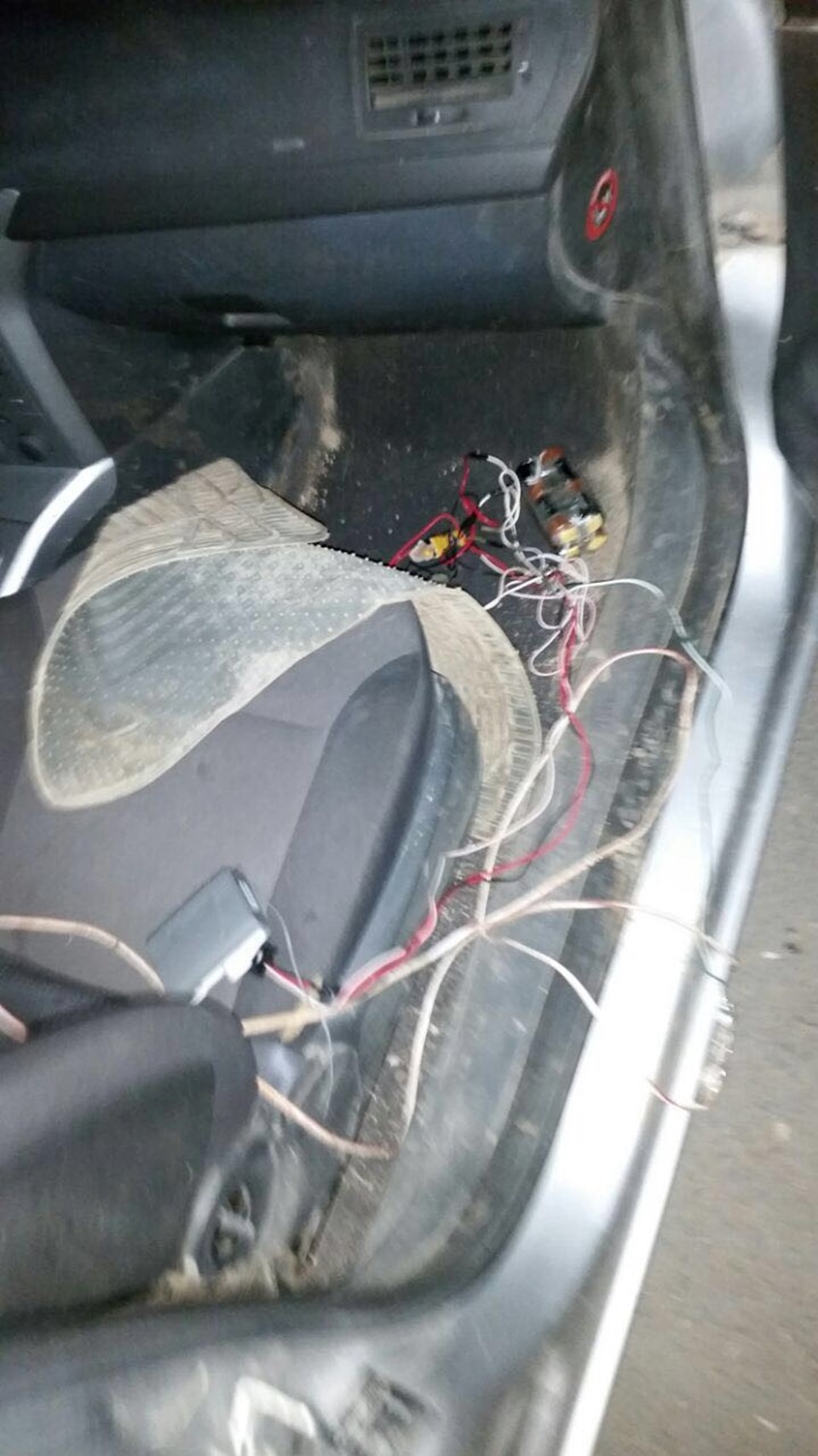 Diyarbakır'da bomba yüklü araç bulundu - 1