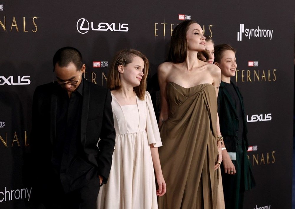 Angelina Jolie, Eternals galasına çocuklarıyla katıldı - 12