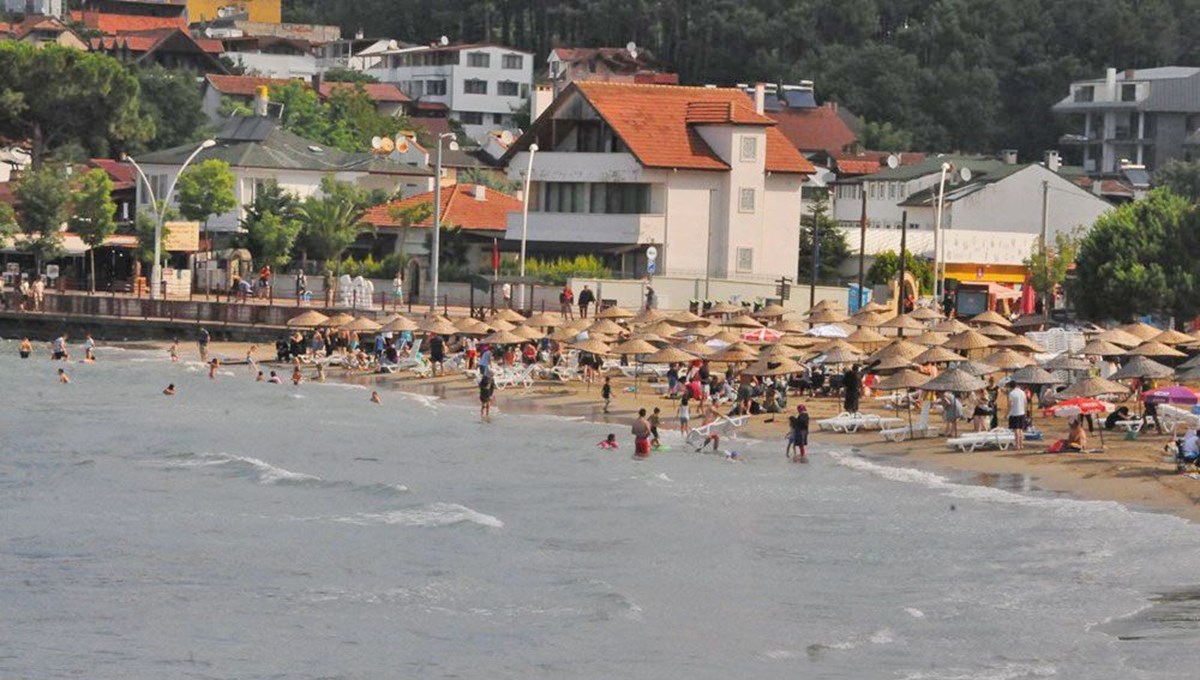 Yasağa rağmen denize girdiler