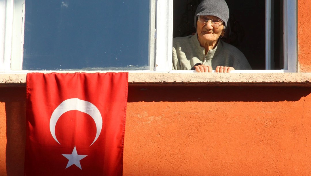 100 yaşındaki Fatma Nine'nin sözleri yürek burktu: En güzel hatıralarımda hep eşim var