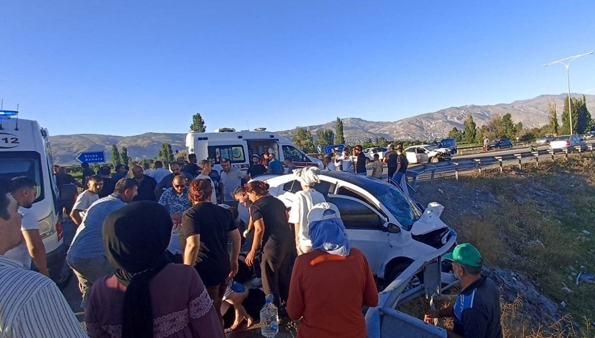 Erzincan’da trafik kazası: 8 yaralı