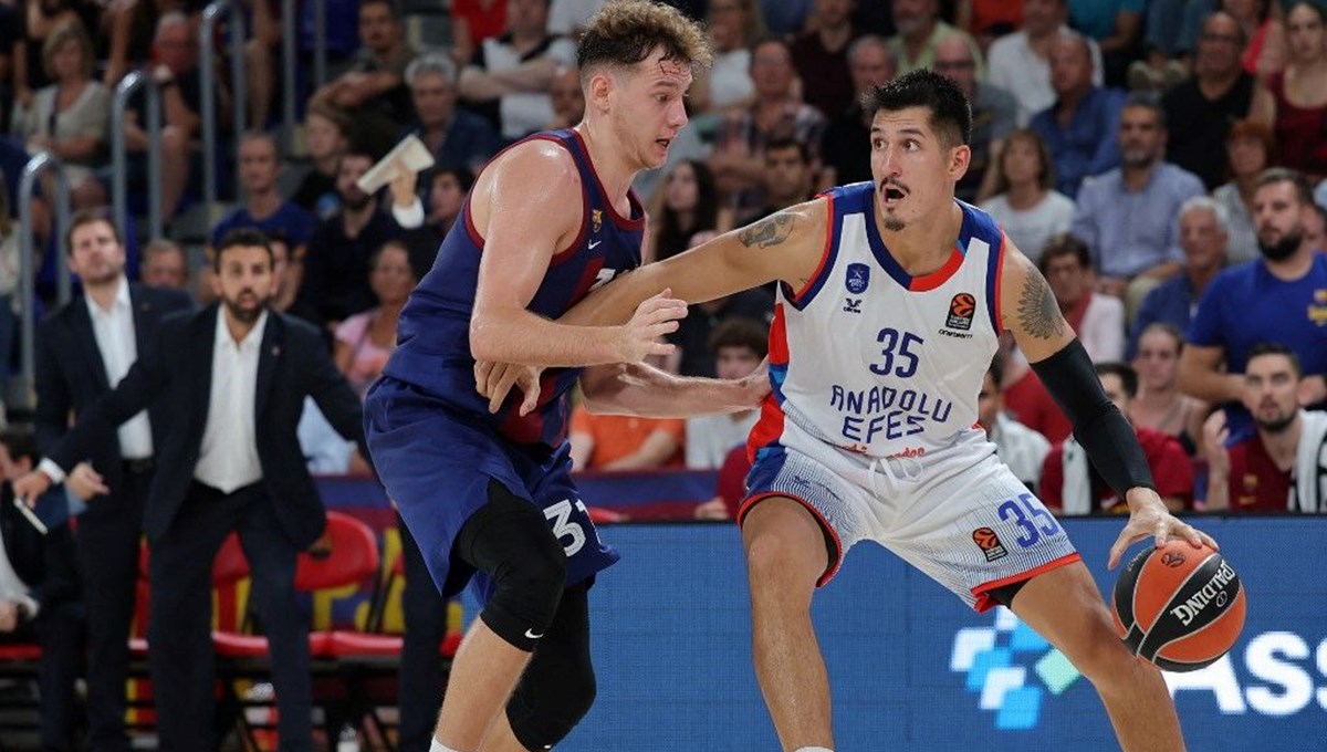 Anadolu Efes'te ameliyat edilen Derek Willis 2 ay sahadan uzak kalacak