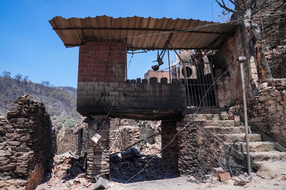 Yangın hayalet köye çevirdi - 10