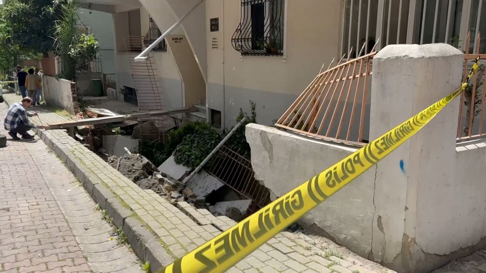 Avcılar'da kaldırım çöktü: 4 katlı bina boşaltıldı - 3