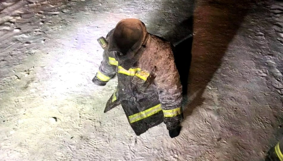 kontrolden cikan kamyon devriye aracina