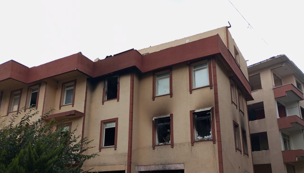 Avcılar'da metruk binada çıkan yangın söndürüldü Avcılar'da metruk binada çıkan yangın söndürüldü