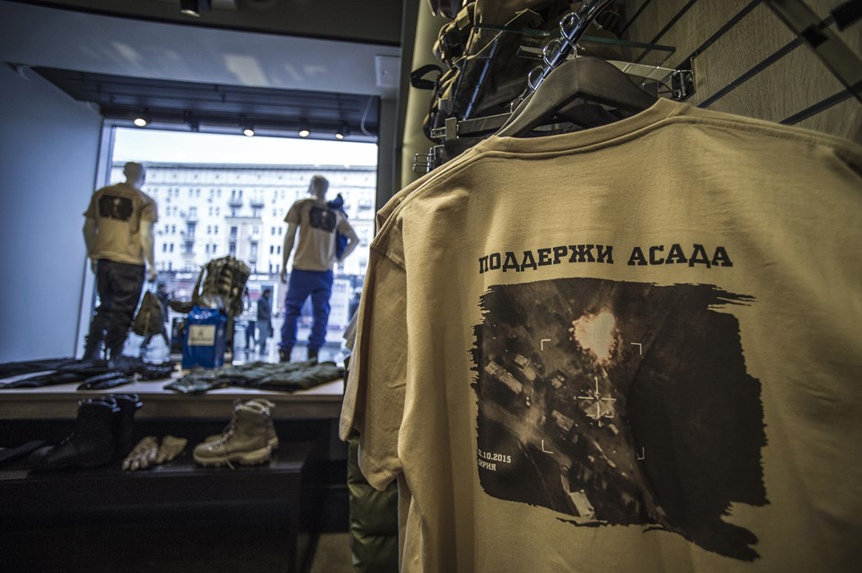 Rusya’da “Esad'ı destekle” tişörtleri satışa çıktı - 2