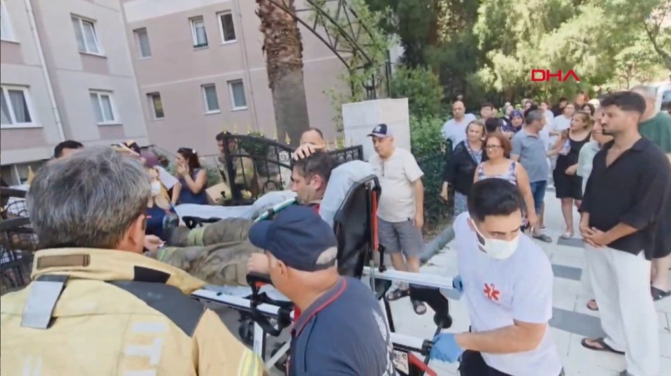 Beylikdüzü'nde kimyasal panik: Bina tahliye edildi, beş kişi hastaneye kaldırıldı - 1