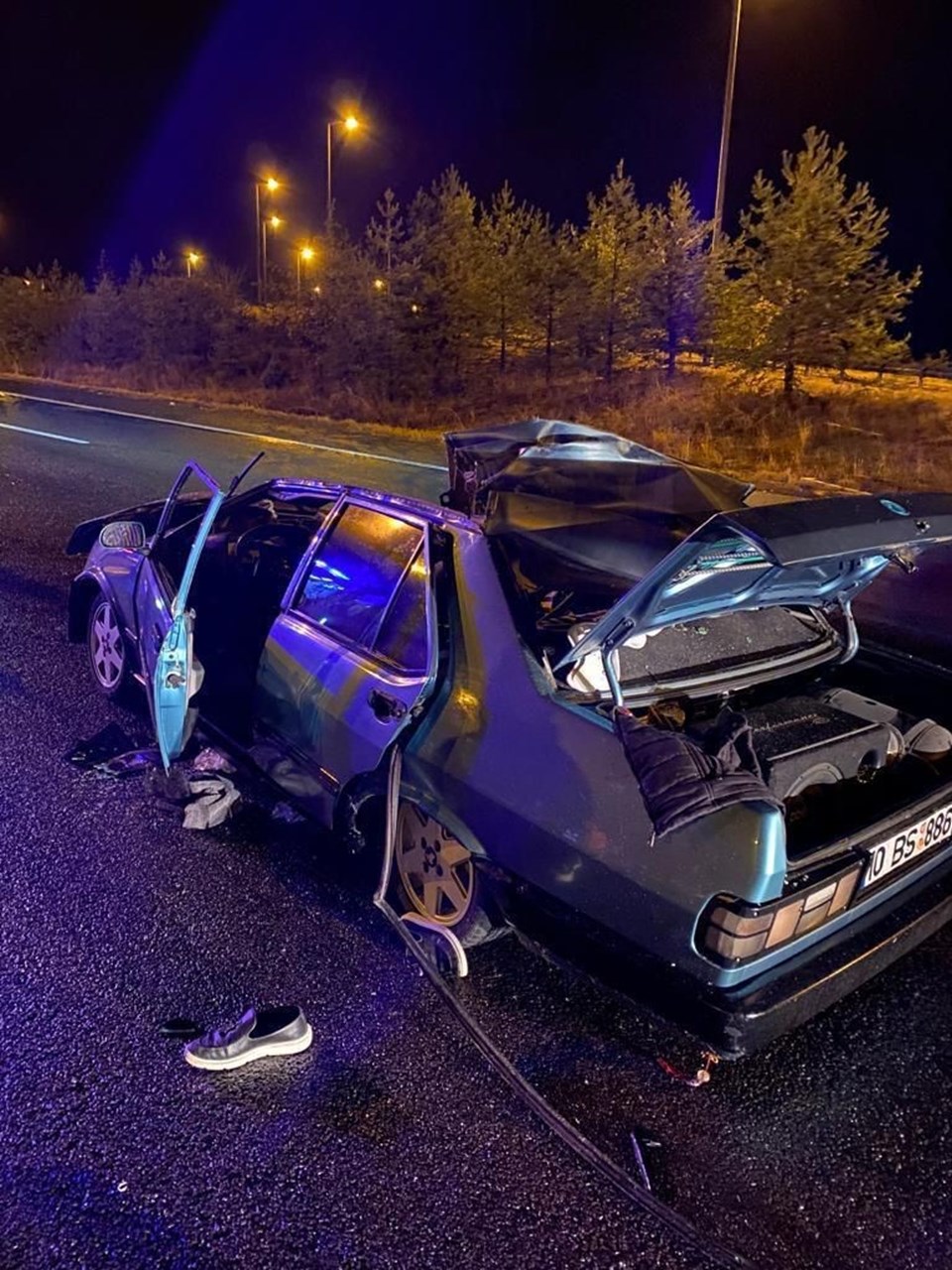 Ankara'da otomobil TIR'a çarptı: 1 uzman çavuş öldü, 2 uzman çavuş yaralı - 1