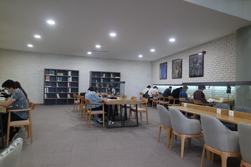 Bursa Millet Kütüphanesi hizmete açıldı - 2