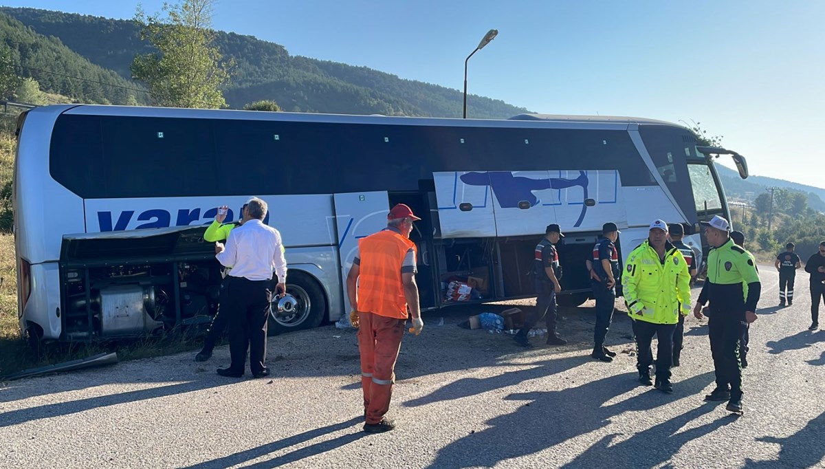 Yolcu otobüsü yoldan çıktı: 2’si ağır 14 yaralı Yolcu otobüsü yoldan çıktı: 2’si ağır 14 yaralı