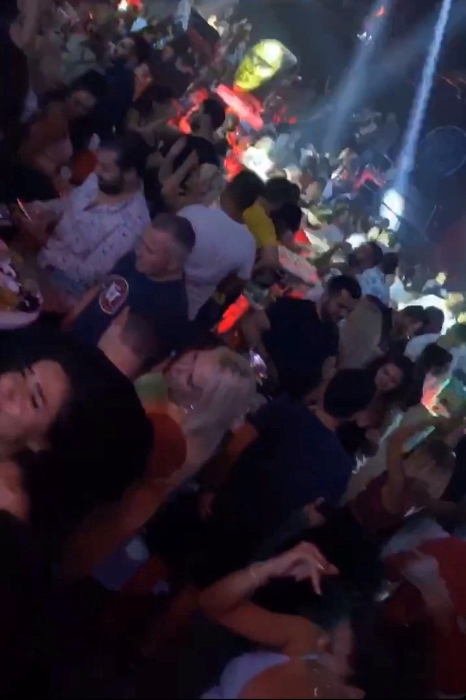 İstanbul’daki gece kulüplerinde korkutan görüntüler - 2