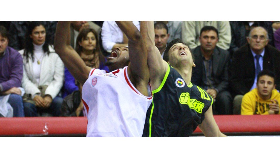 Fenerbahçe Ülker çok farklı