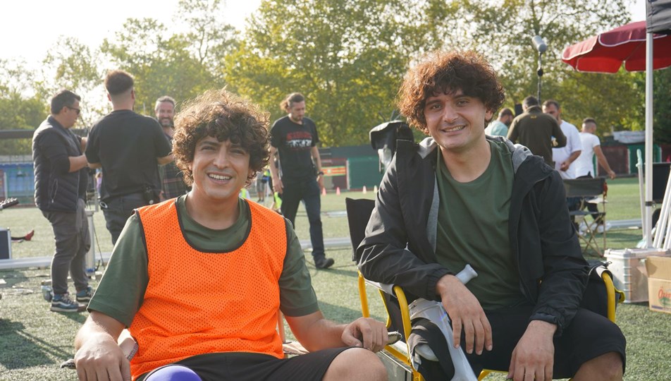 Hayatla Barış filminin afişi yayınlandı: Taner Ölmez başrolde