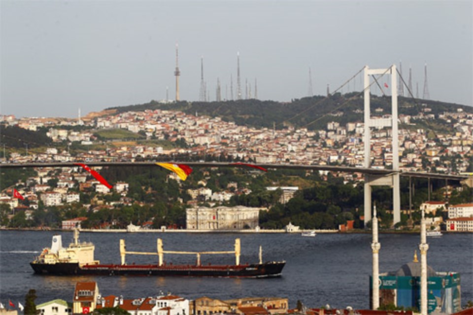 Galatasaray bayrakları köprülere asıldı - 1