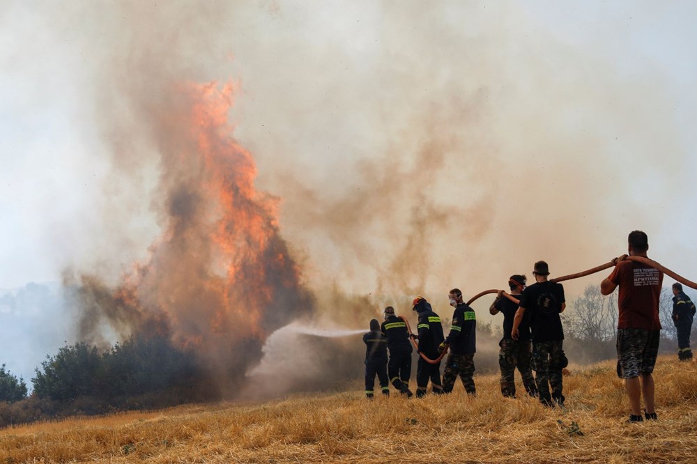 Пожар в европе. Европа горит. Пожарные Европы. Остров хаоса. Britain Fire.