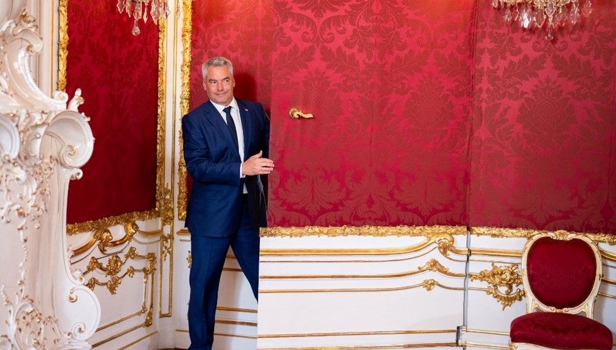 Avusturya'da hükümet kurma görevi seçimi kazanan aşırı sağa verilmedi