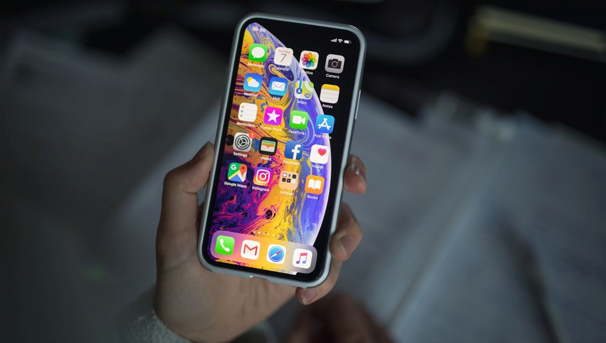 iPhone, çalıntı telefon şebekesini çökertti