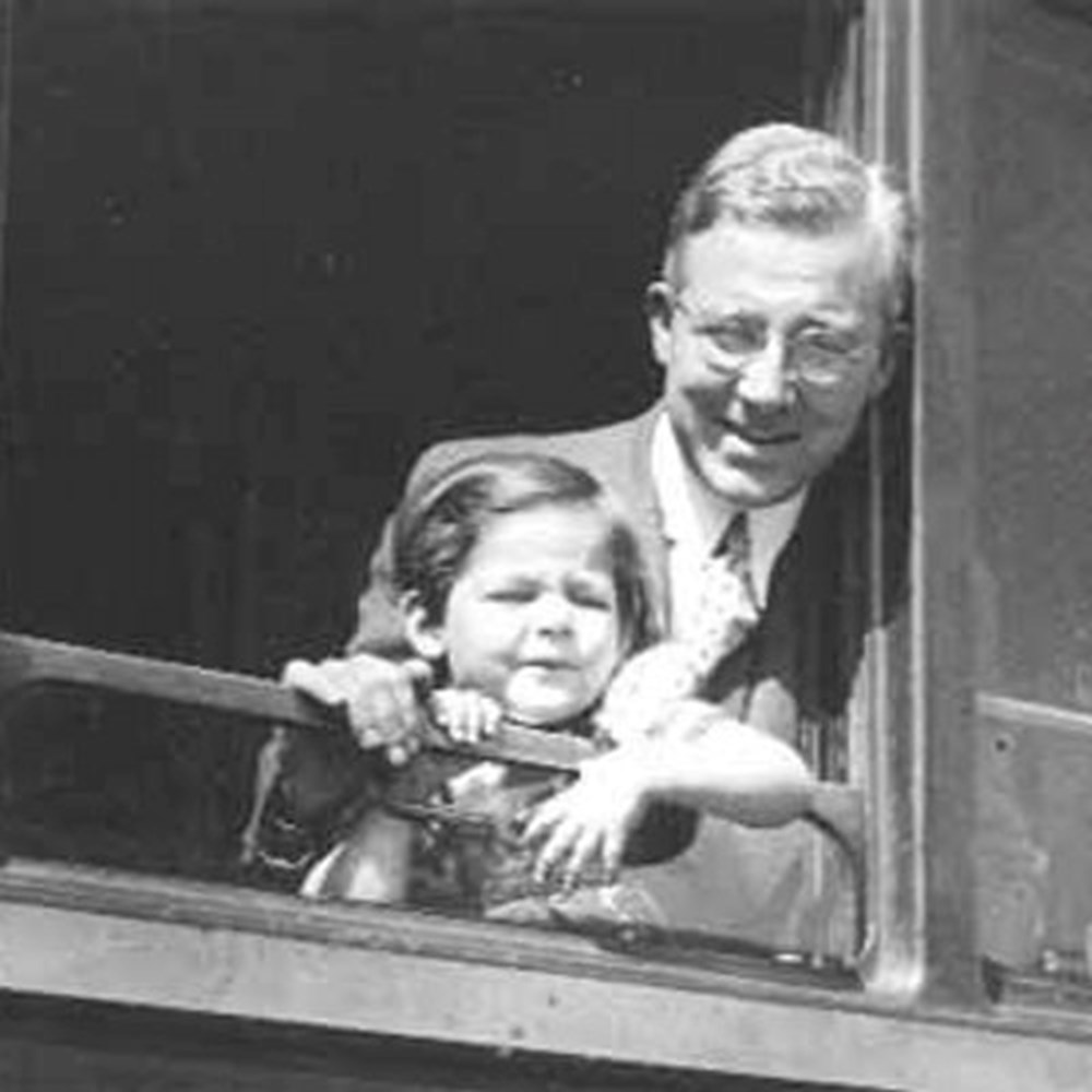 Kürk Mantolu Madonna, Sabahattin Ali