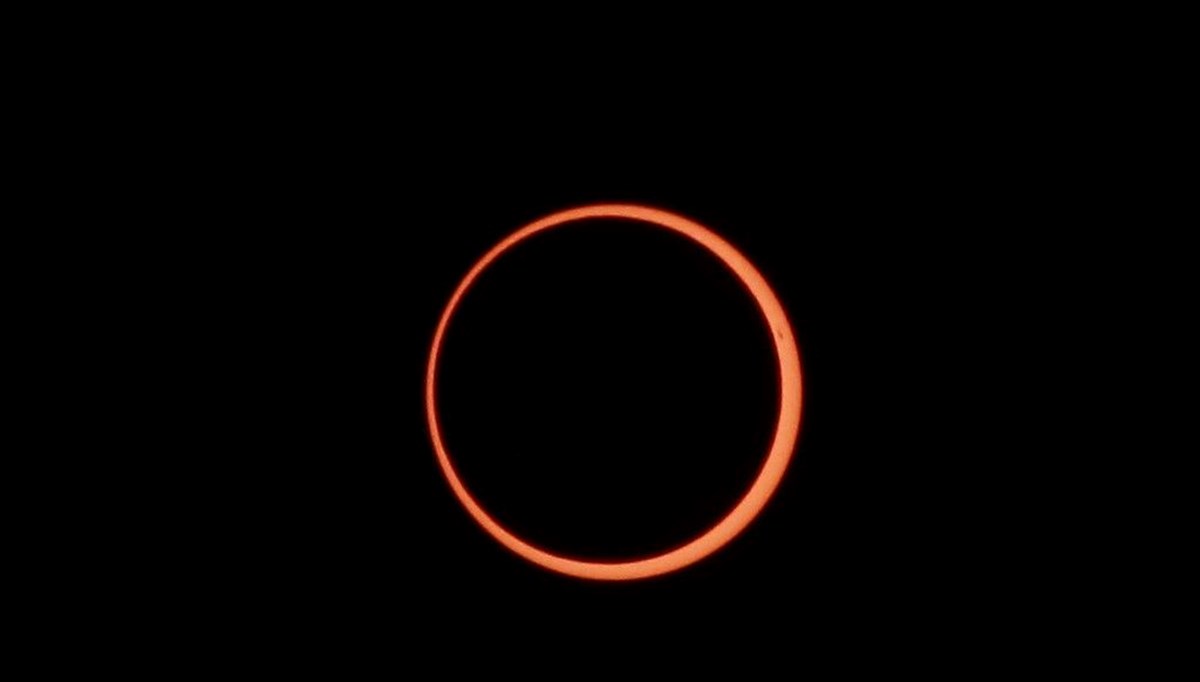 Güneş tutulmasının muhteşem etkisi: Güney Amerika'dan ateş çemberi görüntüleri