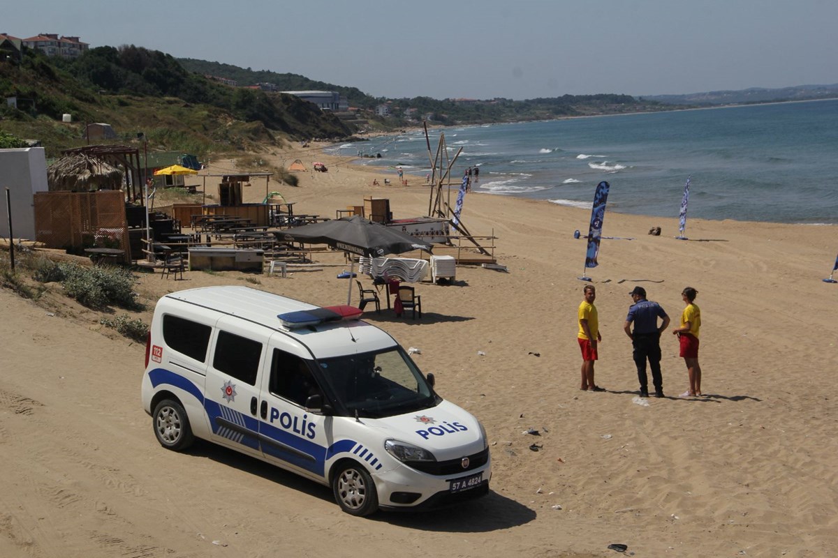 Sinop'ta denize girmenin yasaklandığı kuzey sahilleri boş kaldı