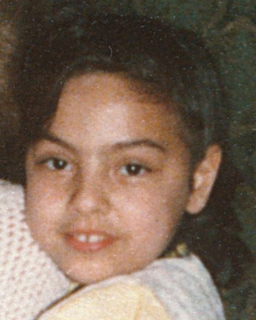 Nilgün Belgün takipçilerini geçmişe götürdü: Bu fotoğraf Marmaris'te çekildi (Ünlülerin çocukluk ve gençlik halleri) - 347