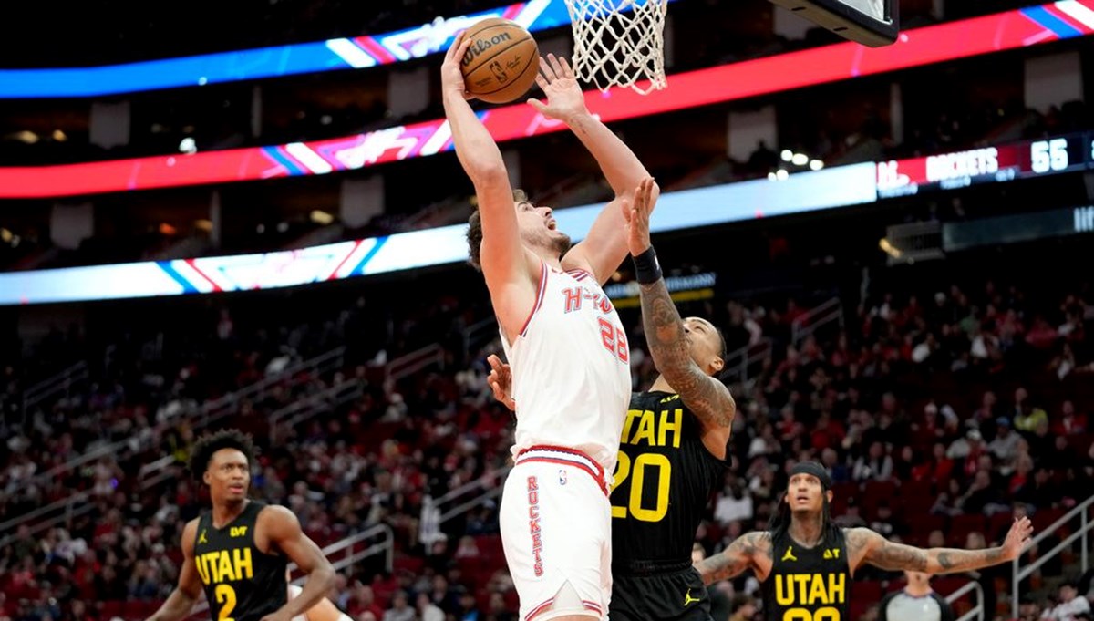 NBA'de Alperen Şengün kariyer sayı rekorunu yineledi, Rockets uzatmada kazandı NBA'de Alperen Şengün kariyer sayı rekorunu yineledi, Rockets uzatmada kazandı