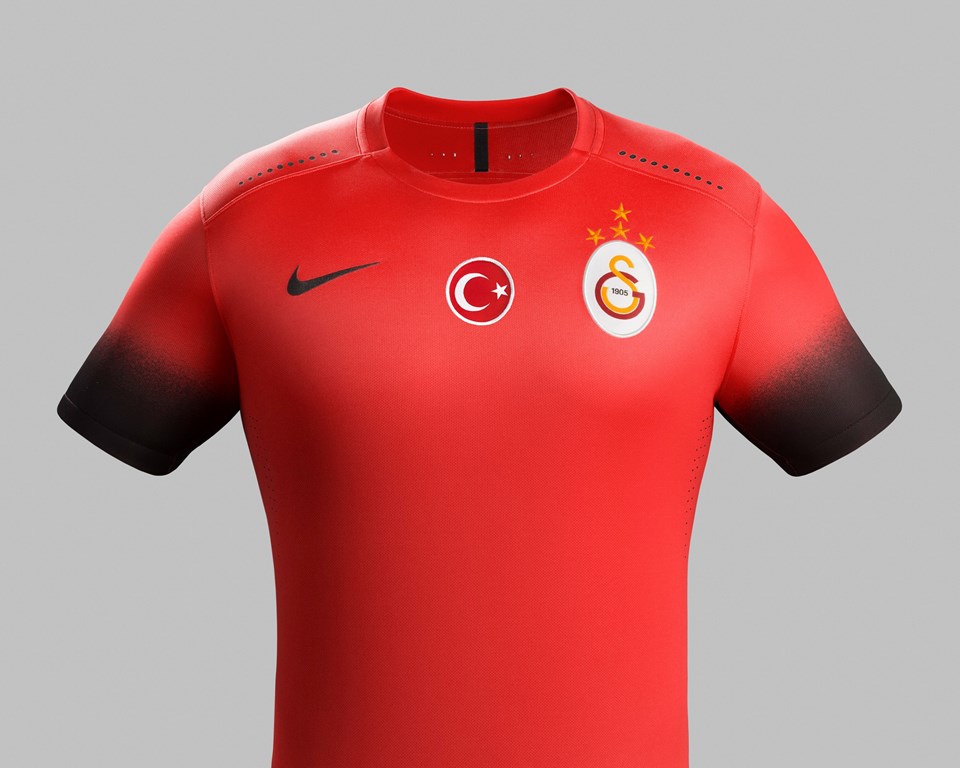 Galatasaray 3. formasını tanıttı - 1
