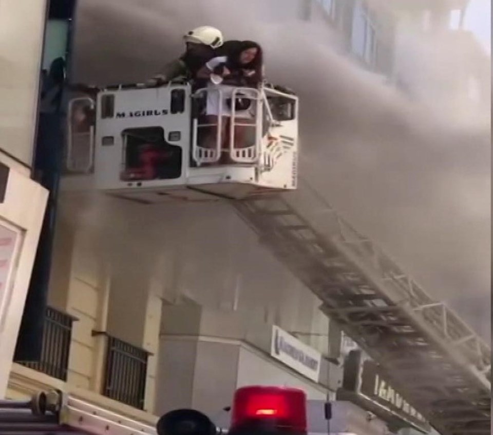 İstanbul'da otelin saunasında yangın - 1